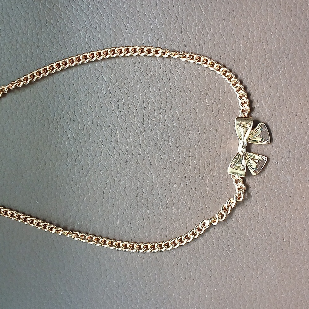 Elegant Gold Bow Necklace - Picture 7 of 7